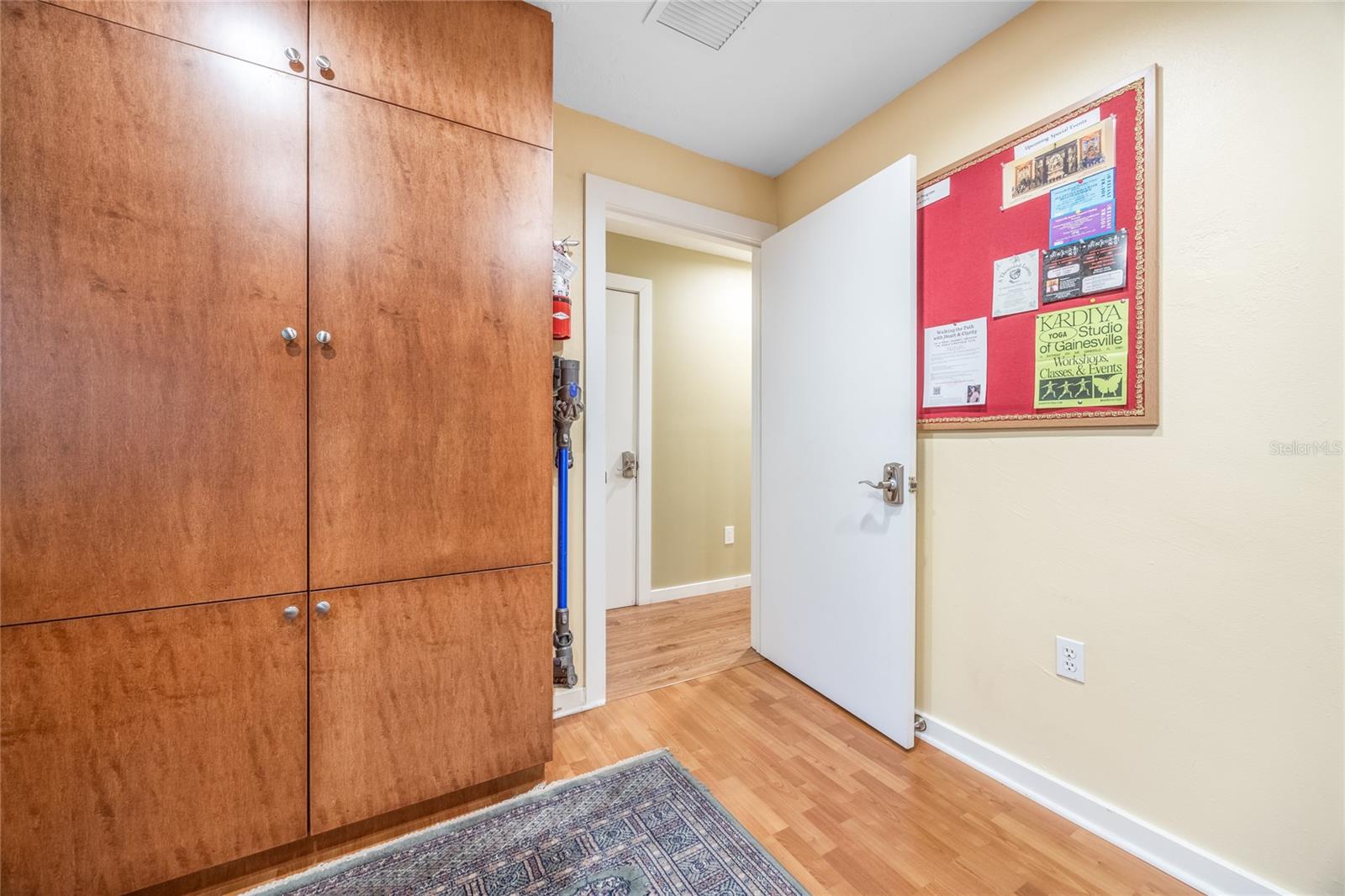 FLORIDA TERRACE - Commercial Sale