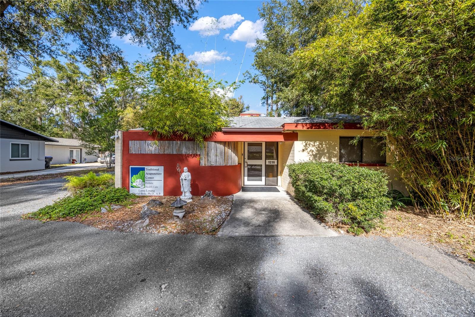 FLORIDA TERRACE - Commercial Sale