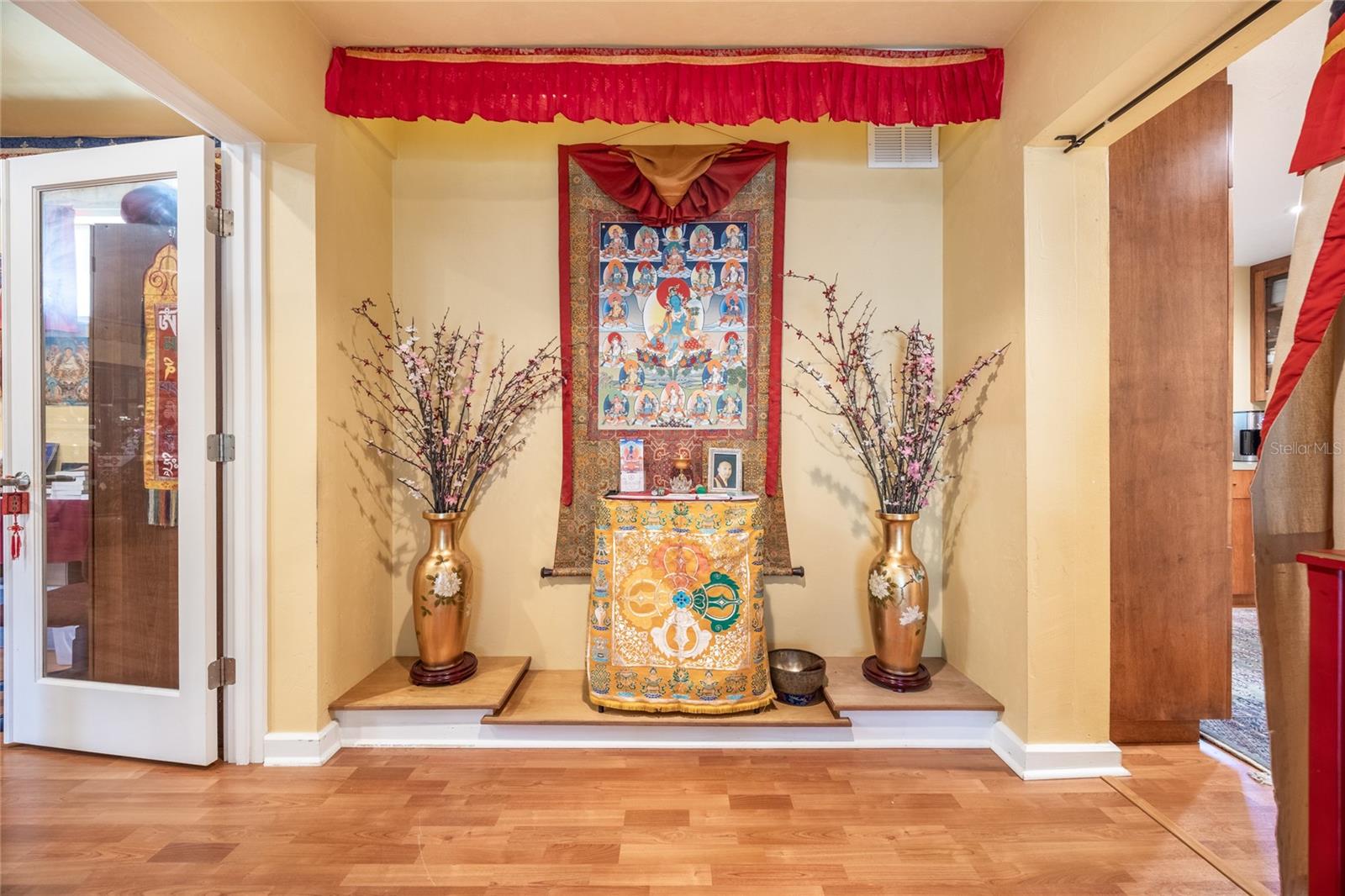 FLORIDA TERRACE - Commercial Sale