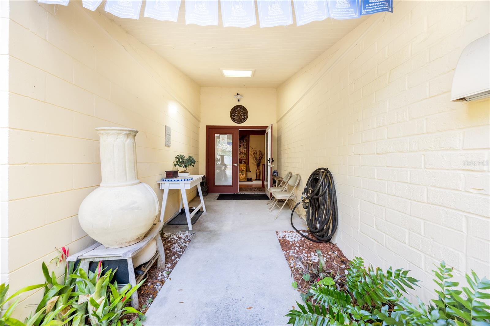 FLORIDA TERRACE - Commercial Sale