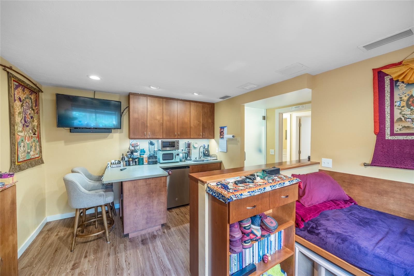 FLORIDA TERRACE - Commercial Sale