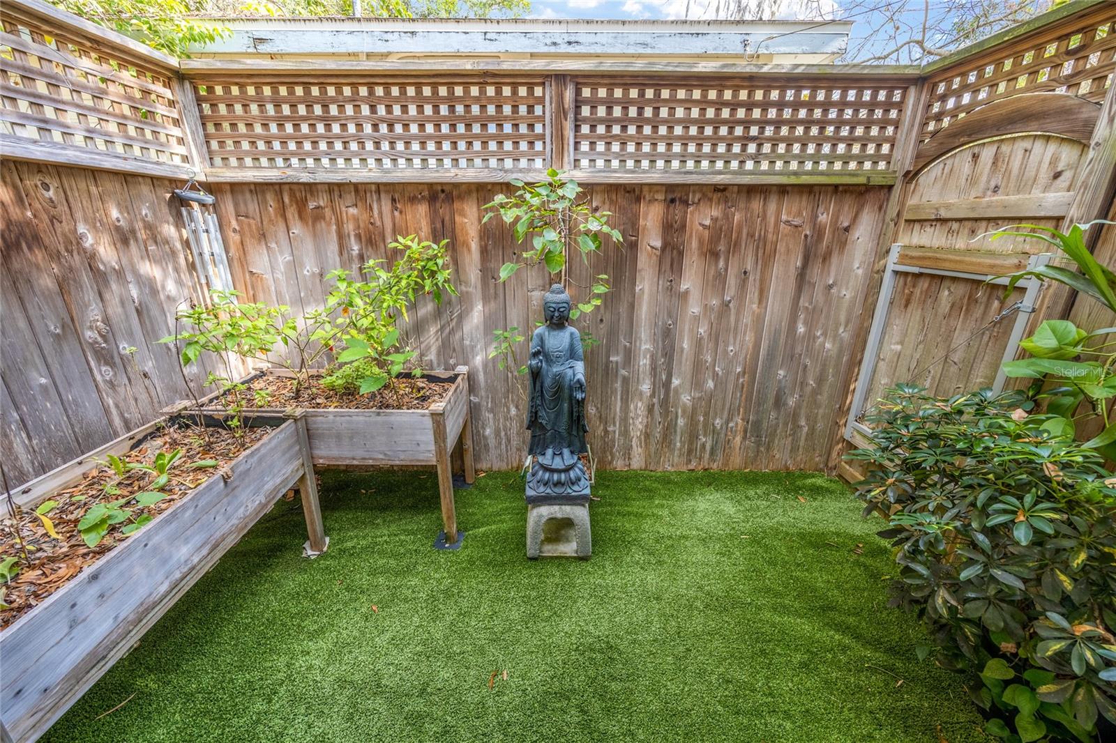 FLORIDA TERRACE - Commercial Sale