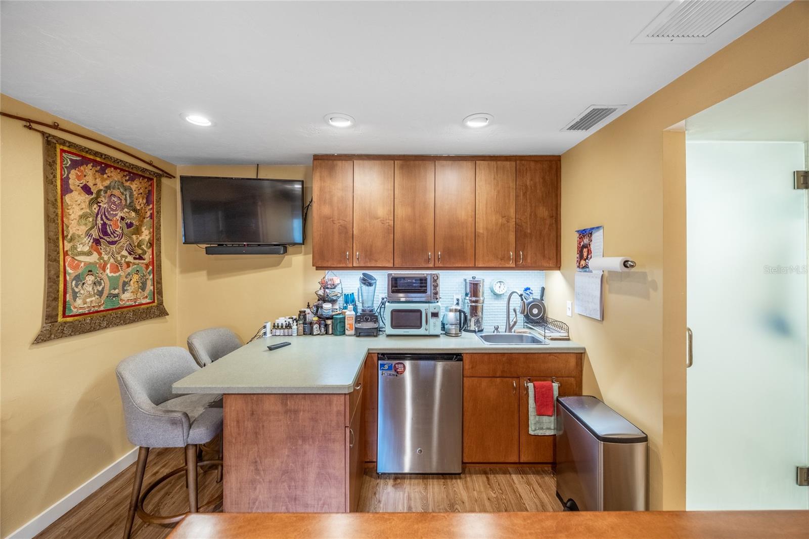 FLORIDA TERRACE - Commercial Sale