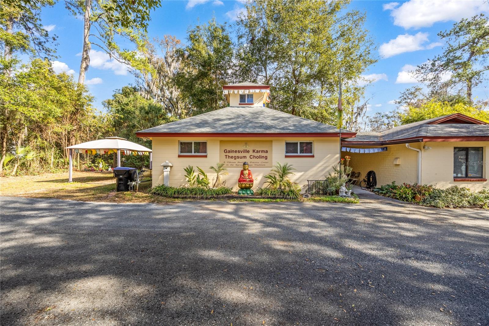 FLORIDA TERRACE - Commercial Sale