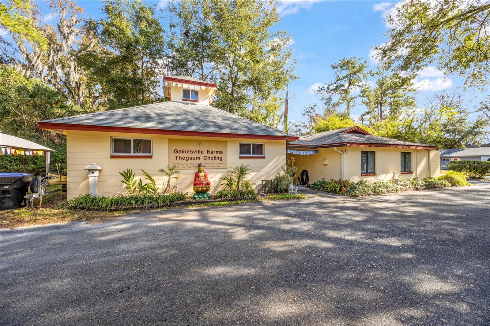 FLORIDA TERRACE - Commercial Sale