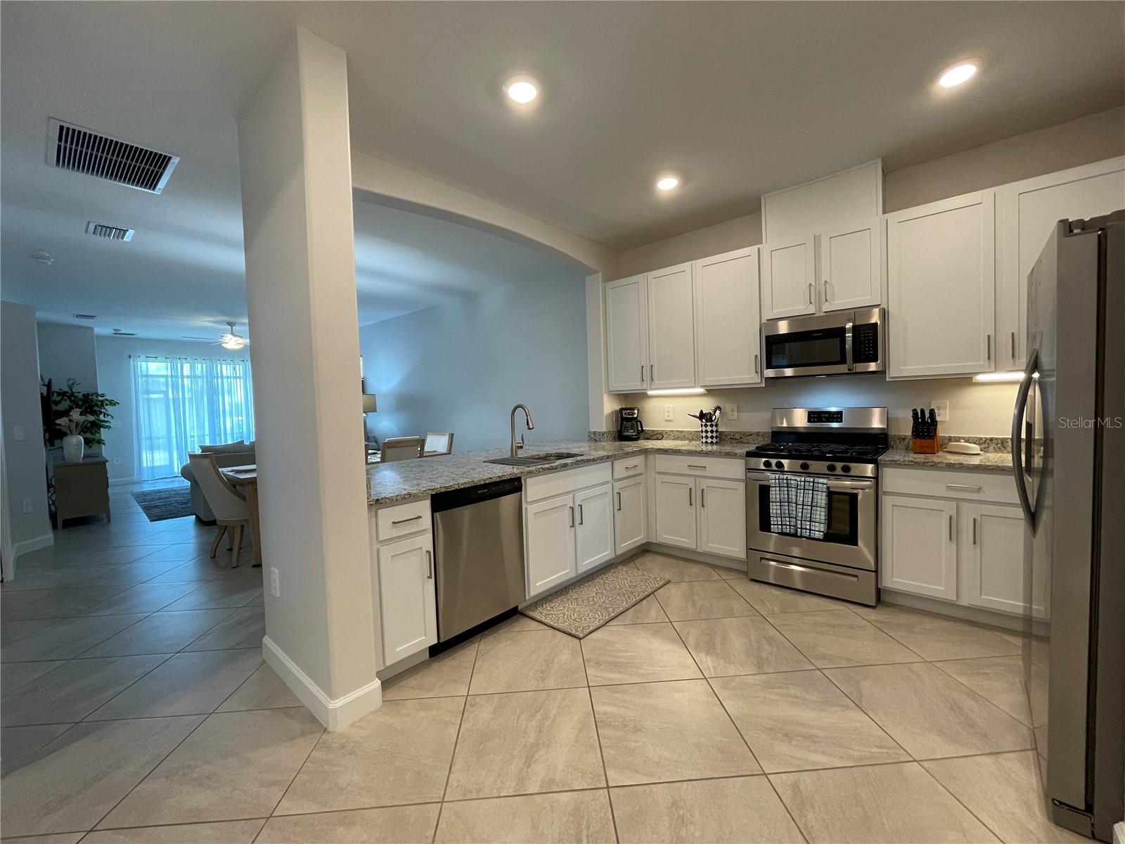 LORRAINE LAKES PH I - Residential Lease