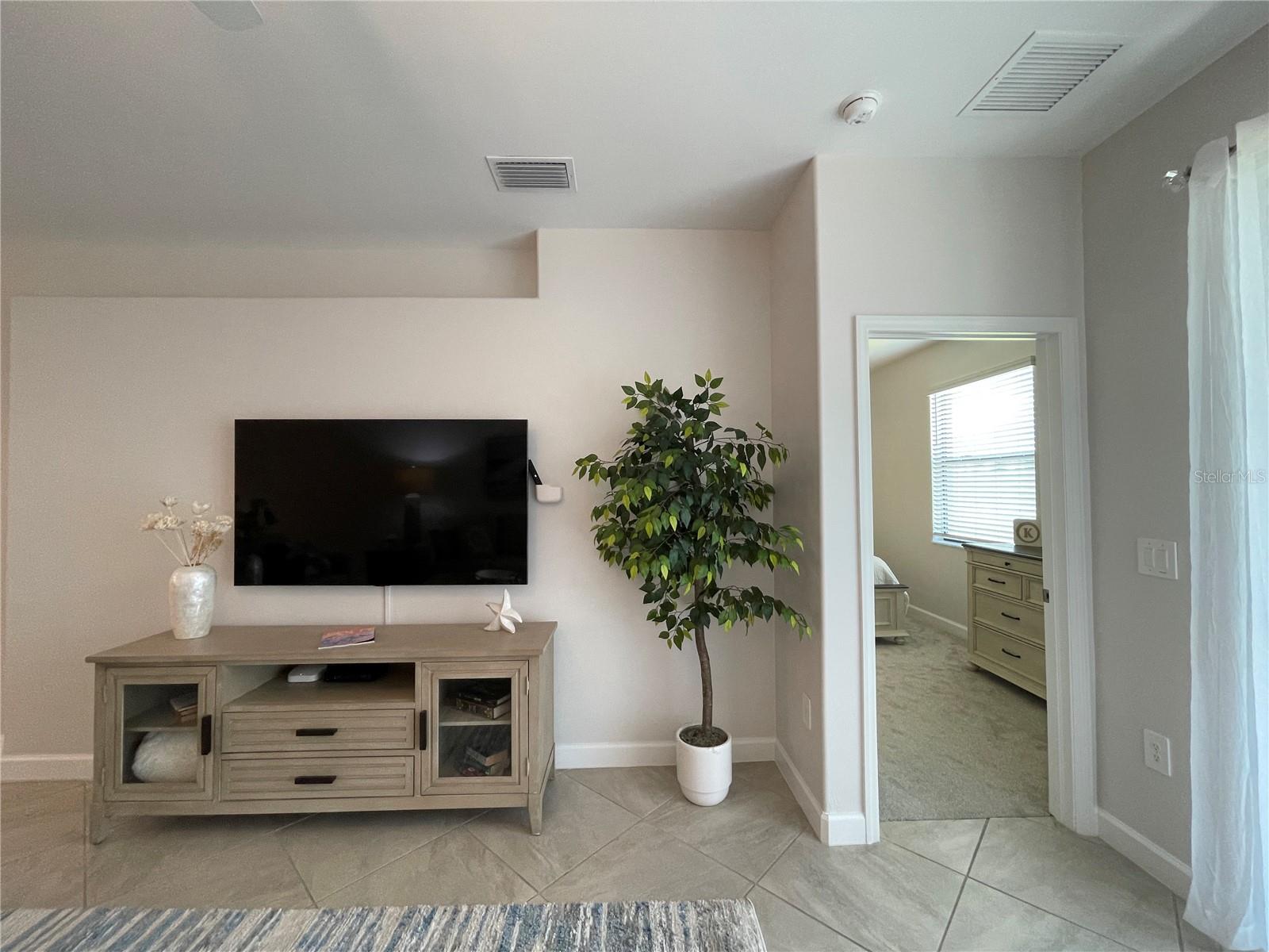 LORRAINE LAKES PH I - Residential Lease