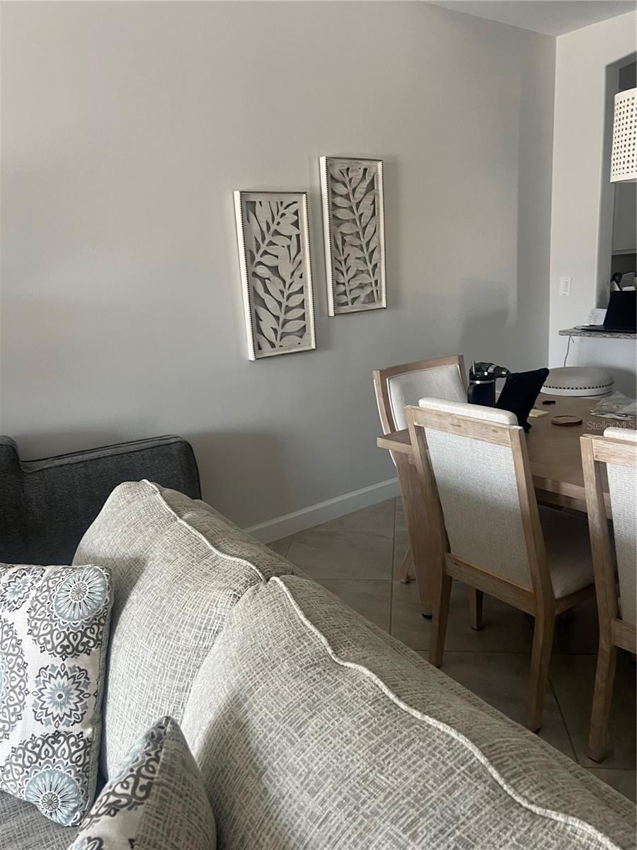 LORRAINE LAKES PH I - Residential Lease