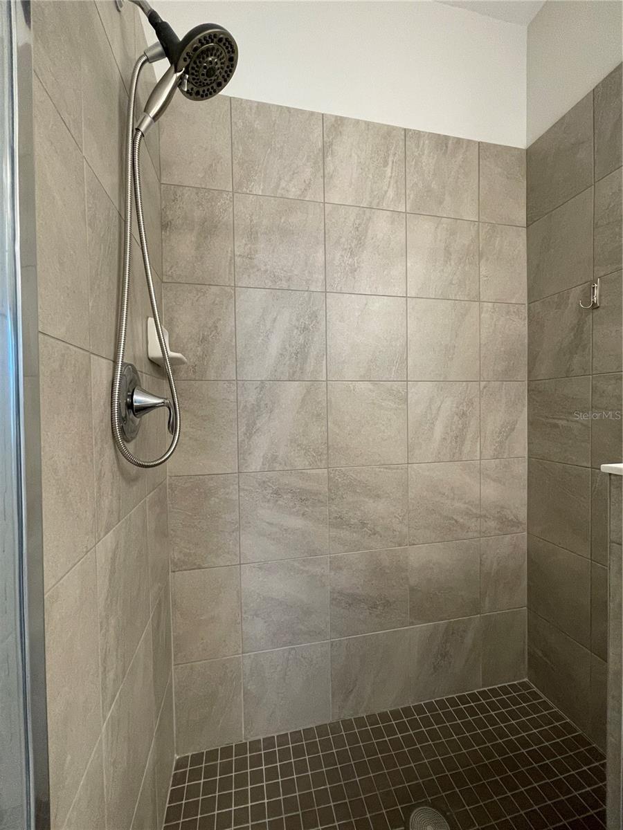LORRAINE LAKES PH I - Residential Lease