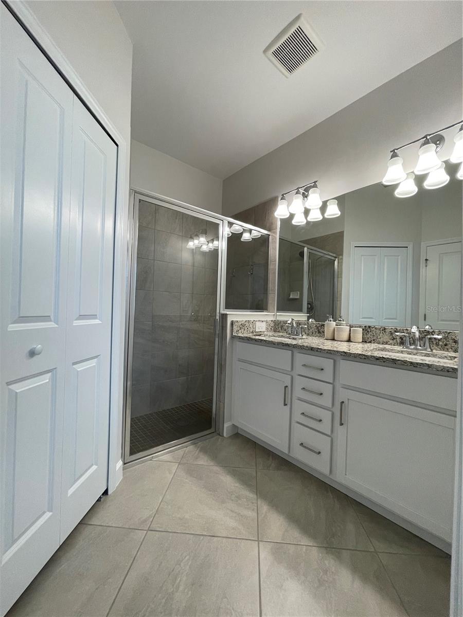 LORRAINE LAKES PH I - Residential Lease