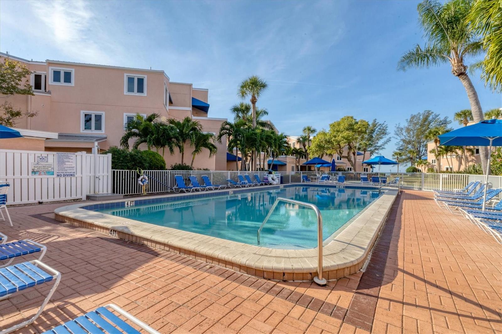 SAND CAY - Residential