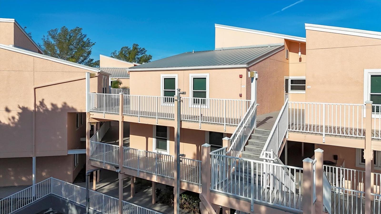 SAND CAY - Residential