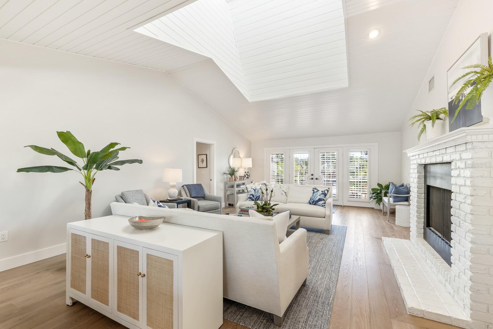 HARBOR DRIVE WATERWAYS - Residential