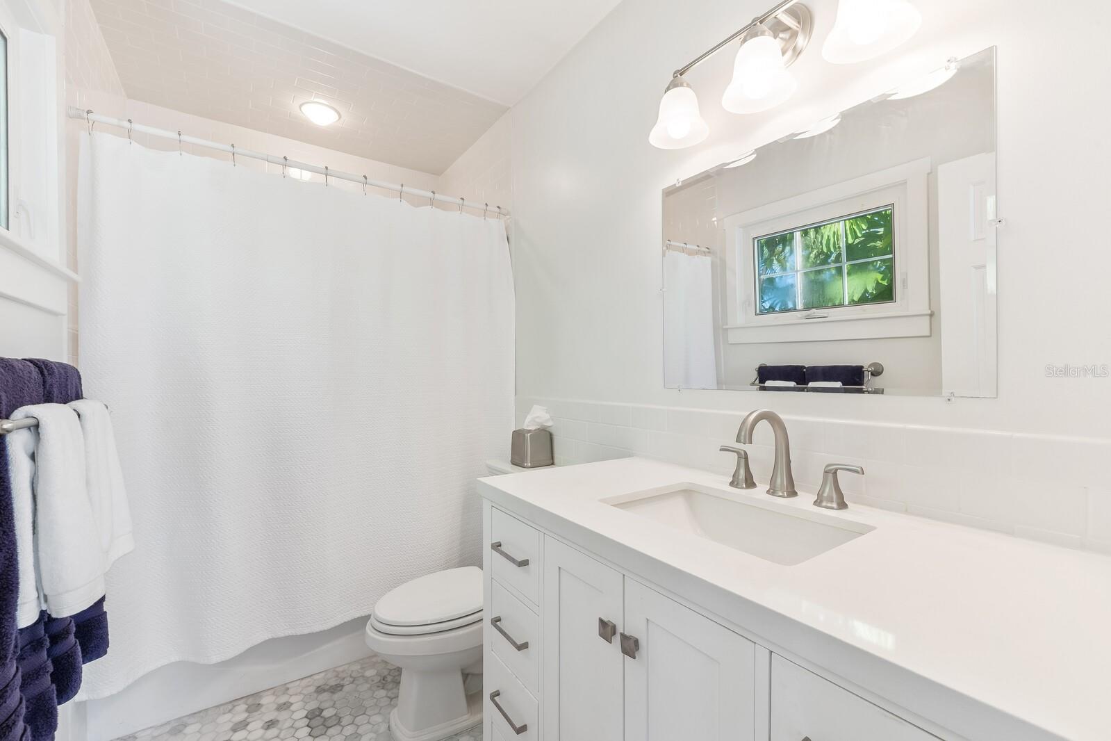 HARBOR DRIVE WATERWAYS - Residential