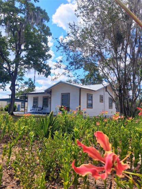 Photo of 20881 SE 142nd Place, Umatilla, FL 32784 (MLS # O6395585)