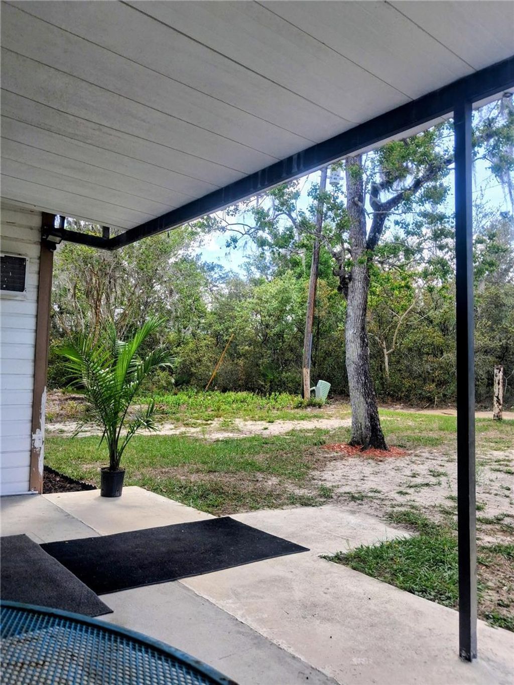Photo of 20881 SE 142nd Place, Umatilla, FL 32784 (MLS # O6395585)