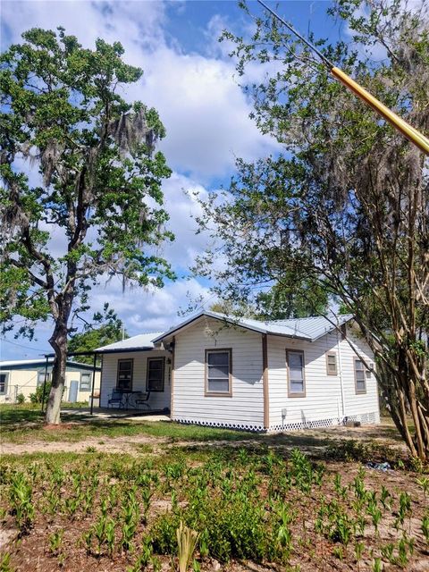 Tiny photo for 20881 SE 142nd Place, Umatilla, FL 32784 (MLS # O6395585)