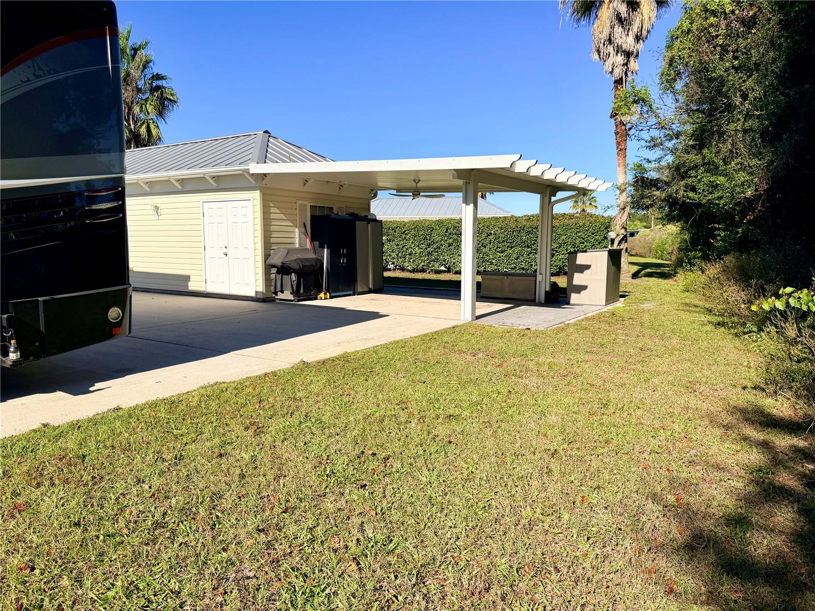 FLORIDA GRANDE MOTOR COACH RESIDENCE - Land