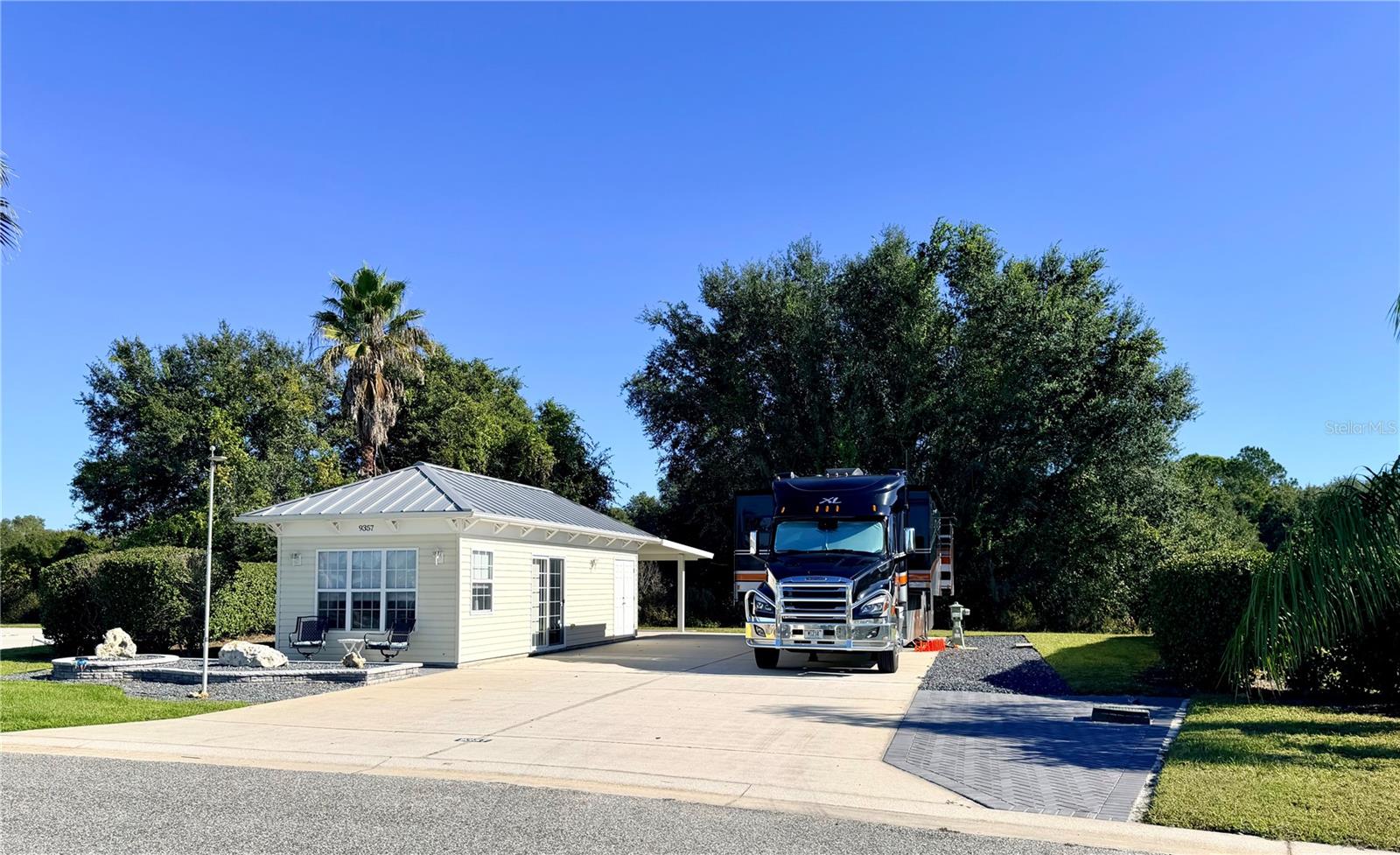 FLORIDA GRANDE MOTOR COACH RESIDENCE - Land