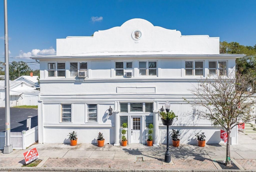 Photo of 218 N Pinellas Avenue, Tarpon Springs, FL 34689 (MLS # TB8459463)