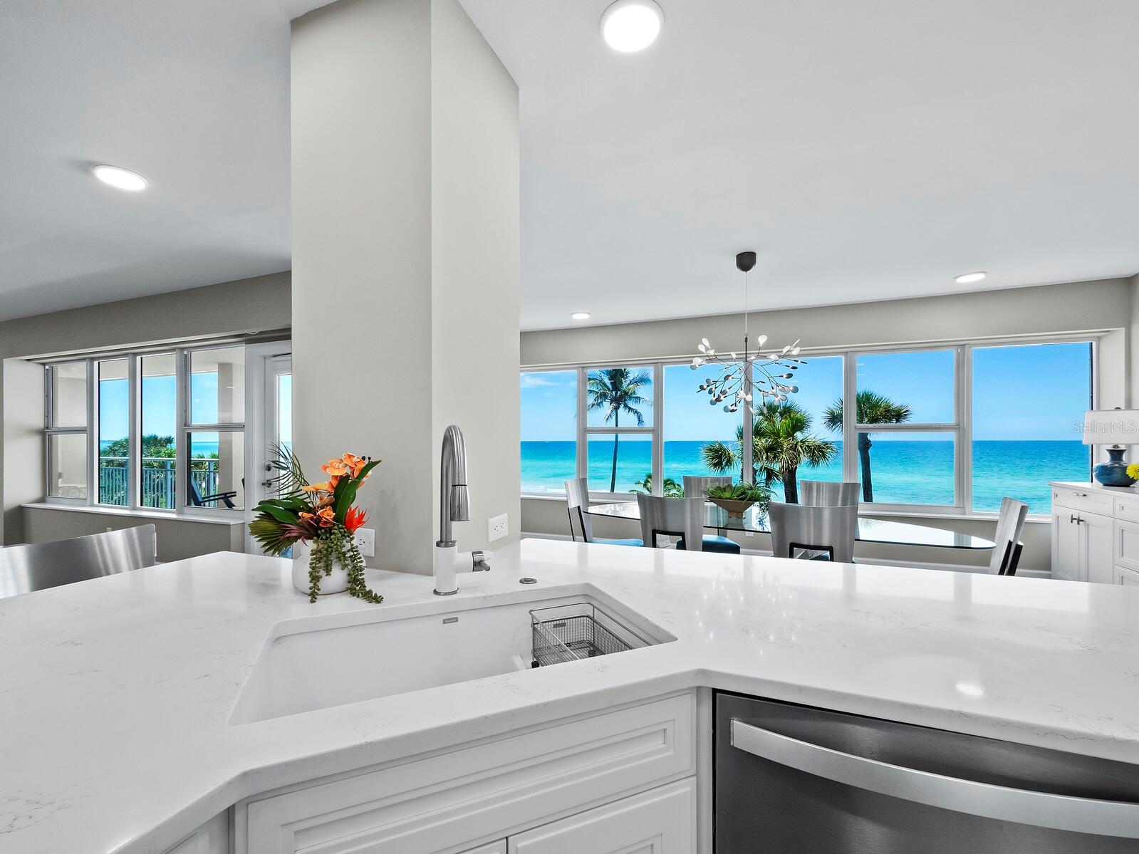 LONGBOAT KEY TOWERS - Residential