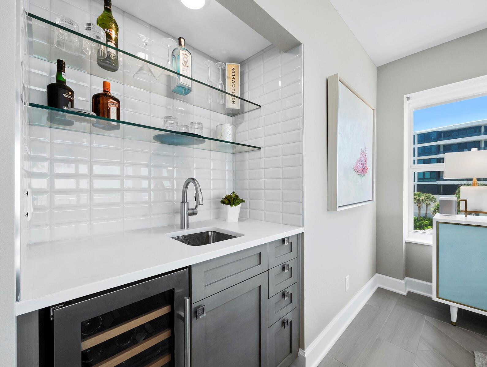 LONGBOAT KEY TOWERS - Residential