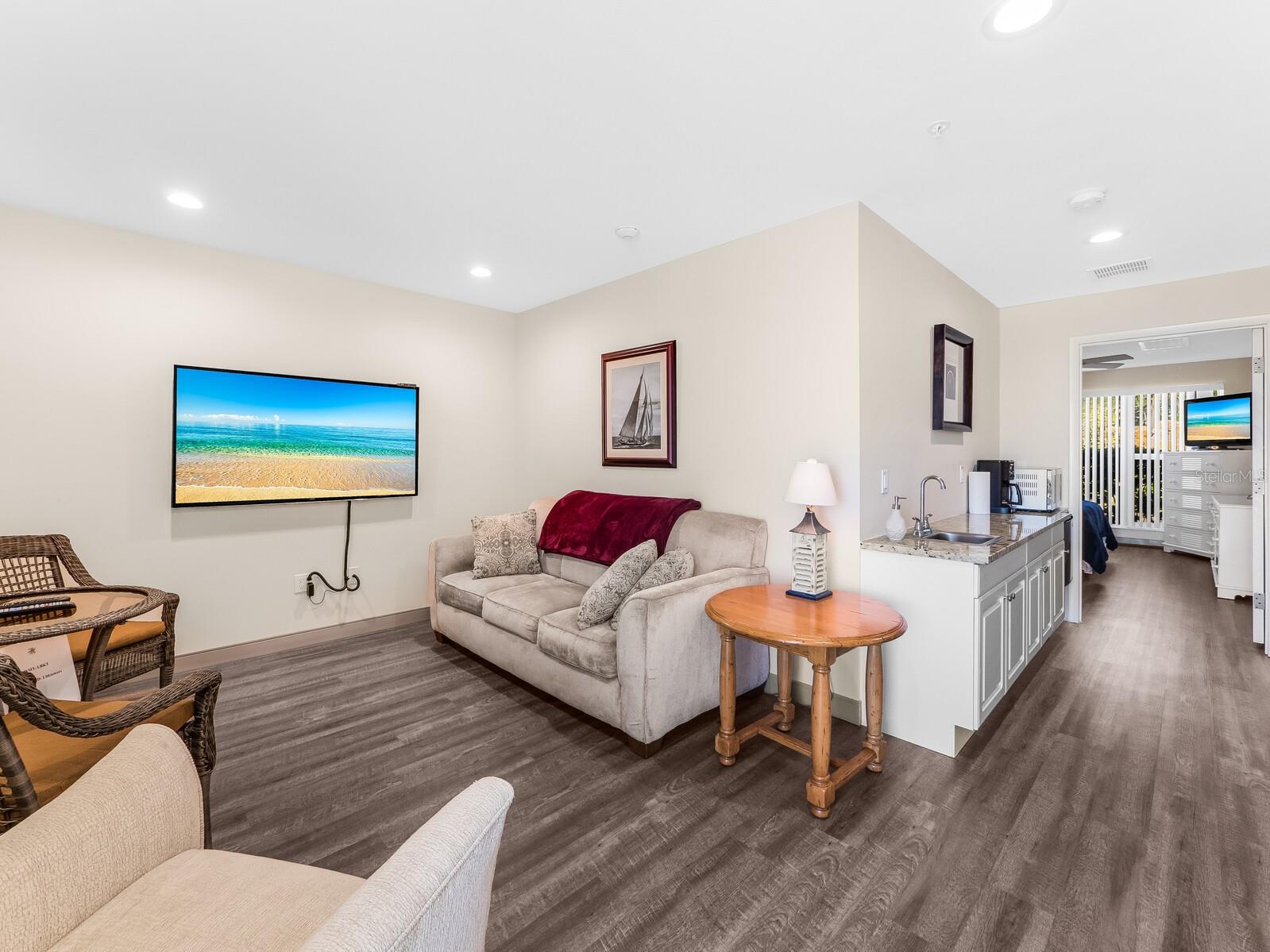 LONGBOAT KEY TOWERS - Residential