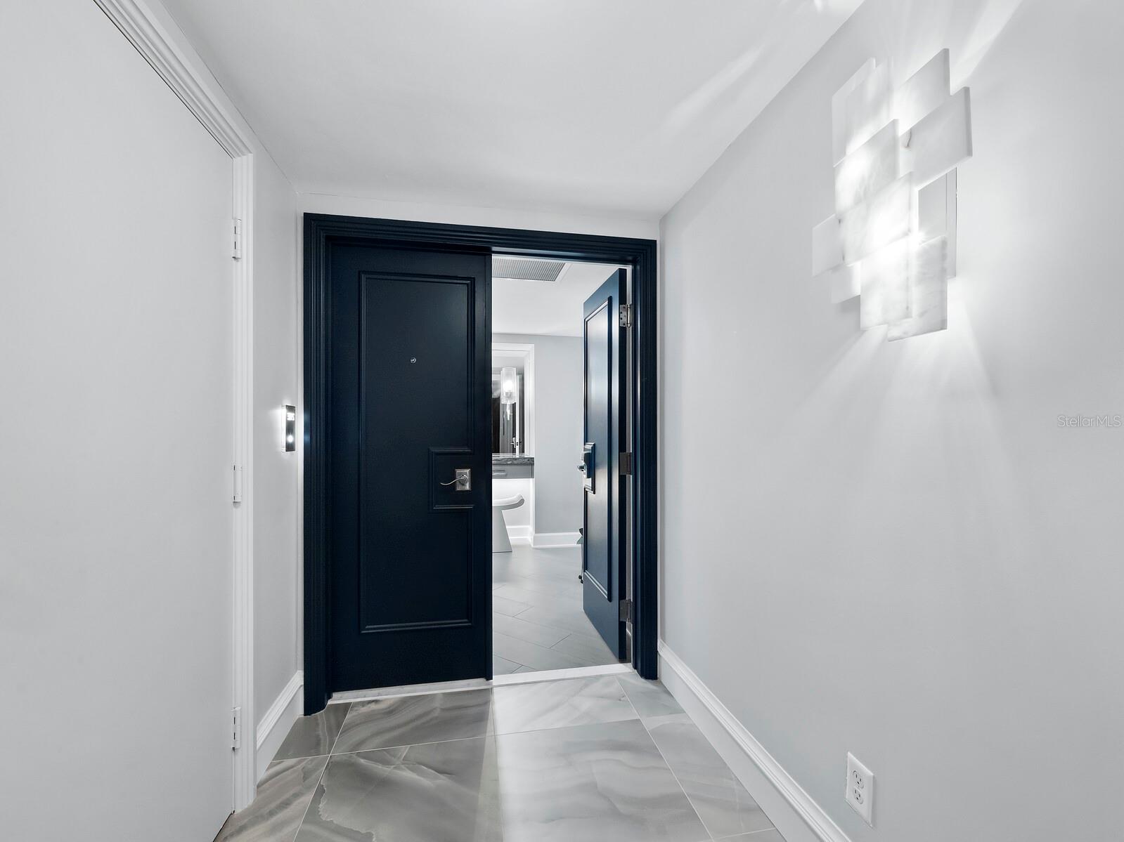 LONGBOAT KEY TOWERS - Residential