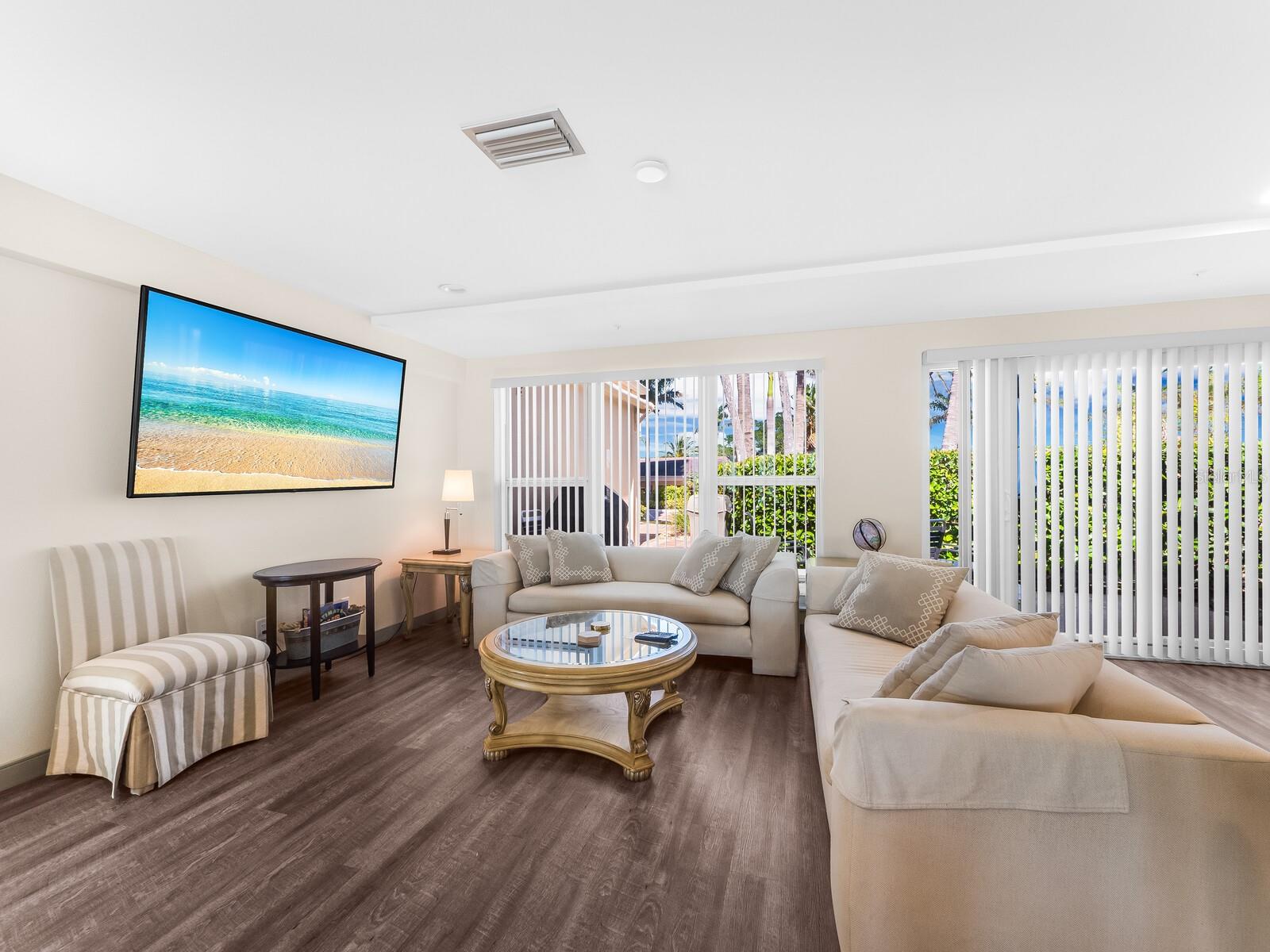 LONGBOAT KEY TOWERS - Residential