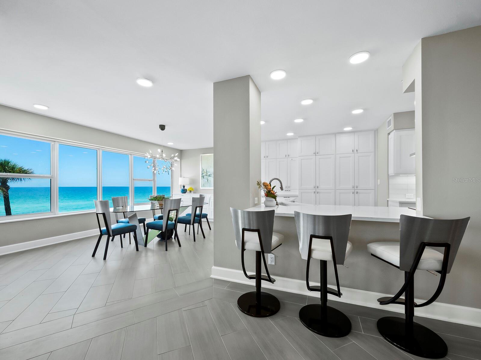 LONGBOAT KEY TOWERS - Residential