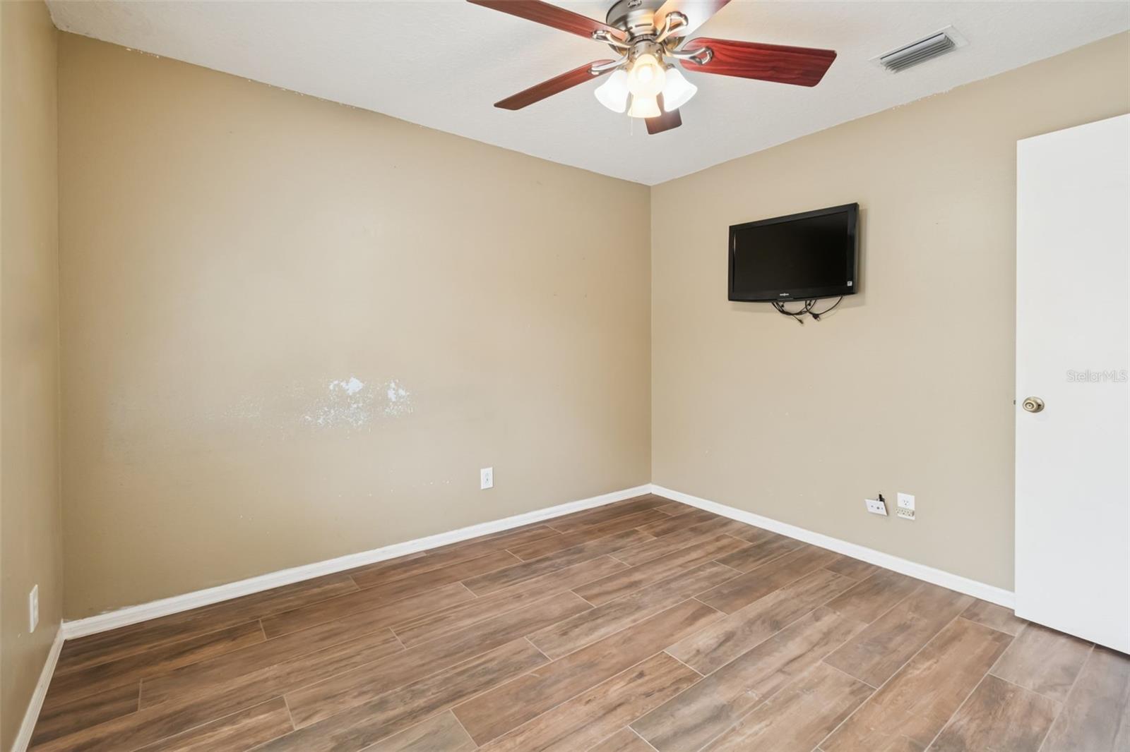 CALUSA TRACE UNIT IX PH II - Residential