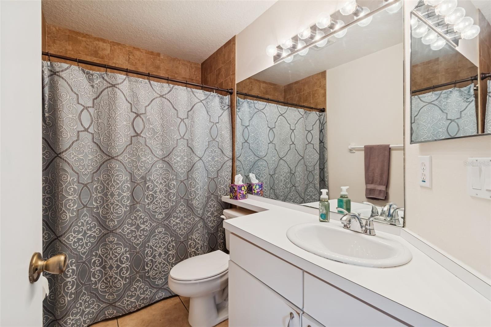 CALUSA TRACE UNIT IX PH II - Residential