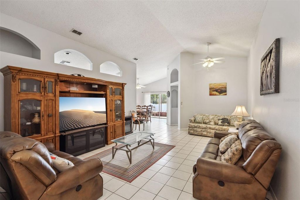 Photo of 527 Durango Loop Street, Davenport, FL 33897 (MLS # O6393230)