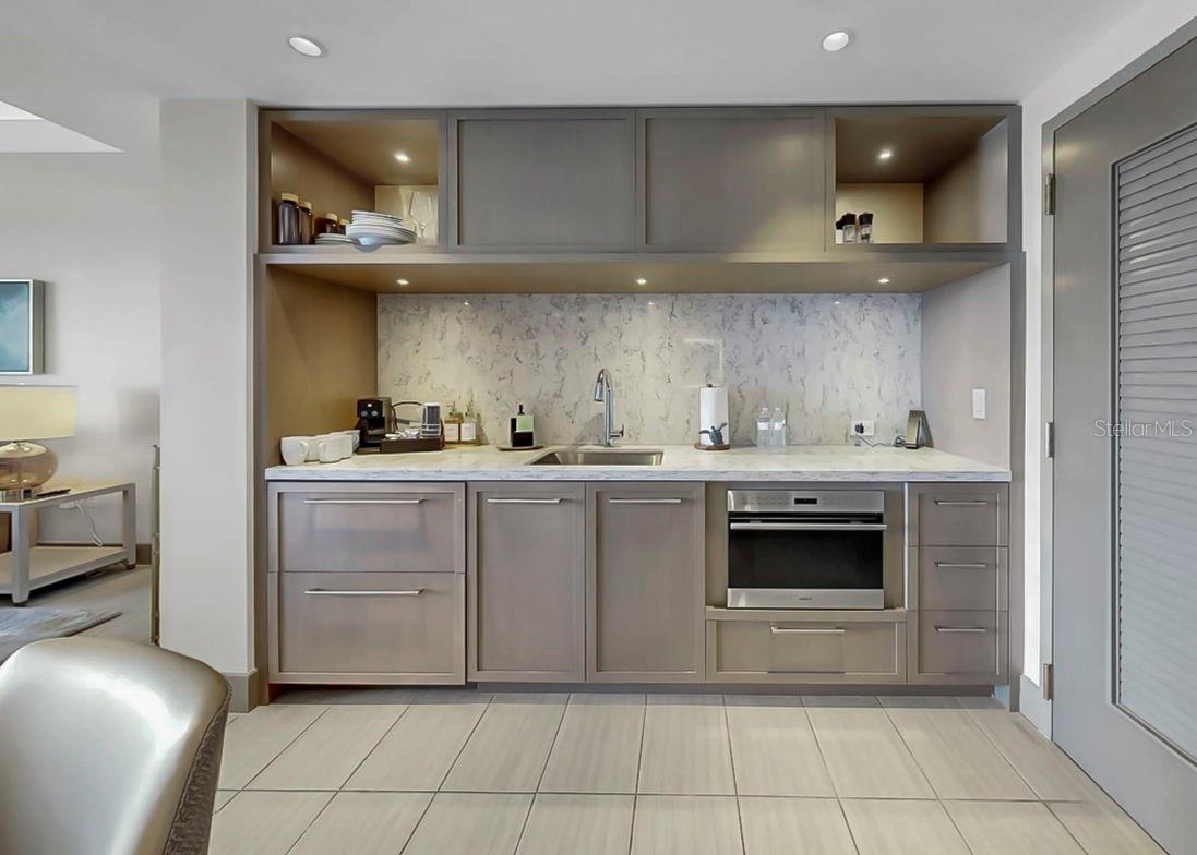 ENCHANTMENT CLEARWATER BEACH HOTEL CONDO - Residential