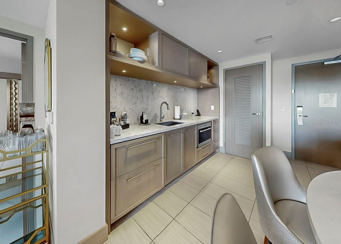 ENCHANTMENT CLEARWATER BEACH HOTEL CONDO - Residential