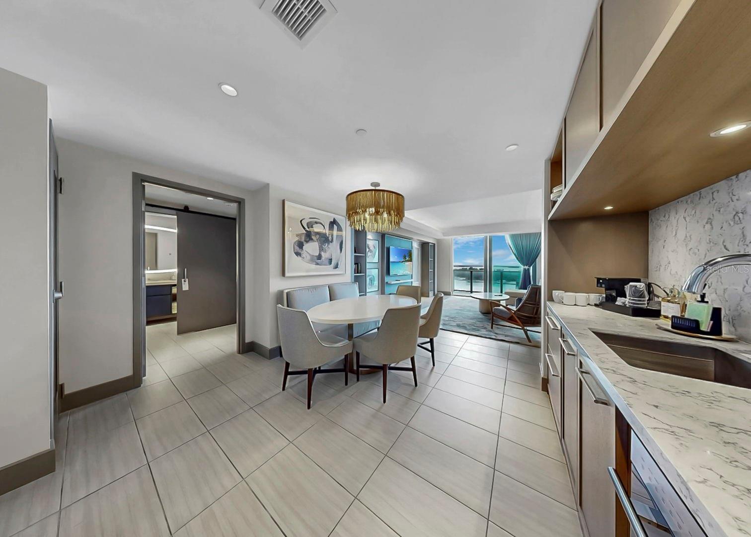 ENCHANTMENT CLEARWATER BEACH HOTEL CONDO - Residential