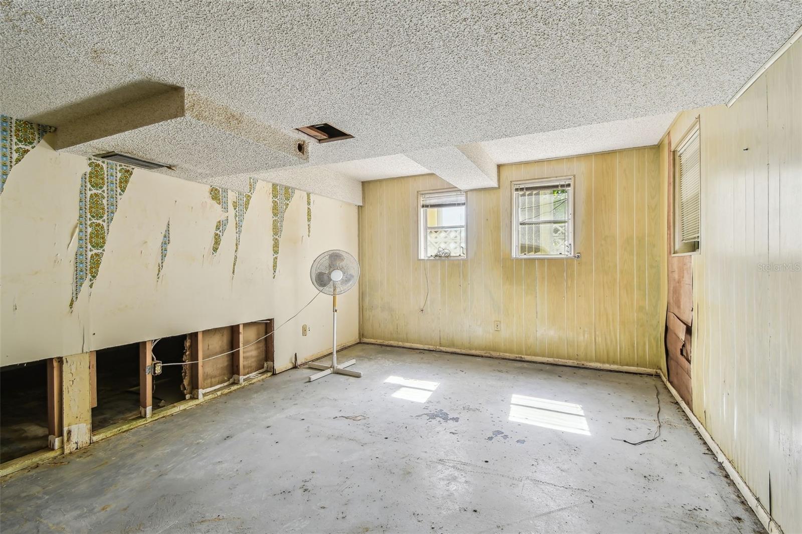 INDIAN ROCKS - Commercial Sale