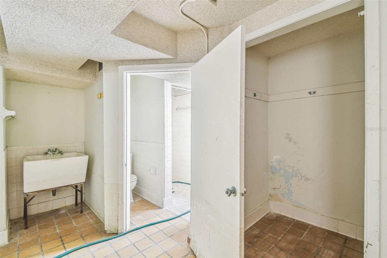 INDIAN ROCKS - Commercial Sale