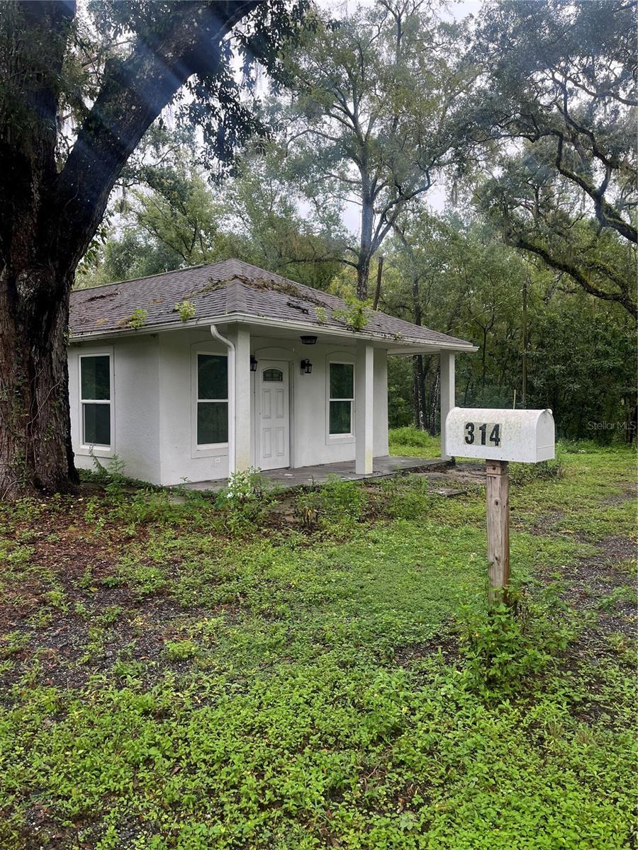 Photo of 314 Hendricks Avenue, Brooksville, FL 34601 (MLS # TB8557389)