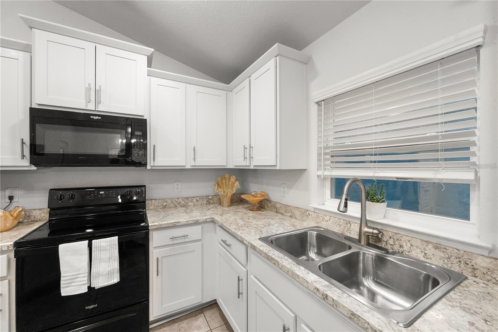 HIGHLANDS PH 01 - Residential Lease