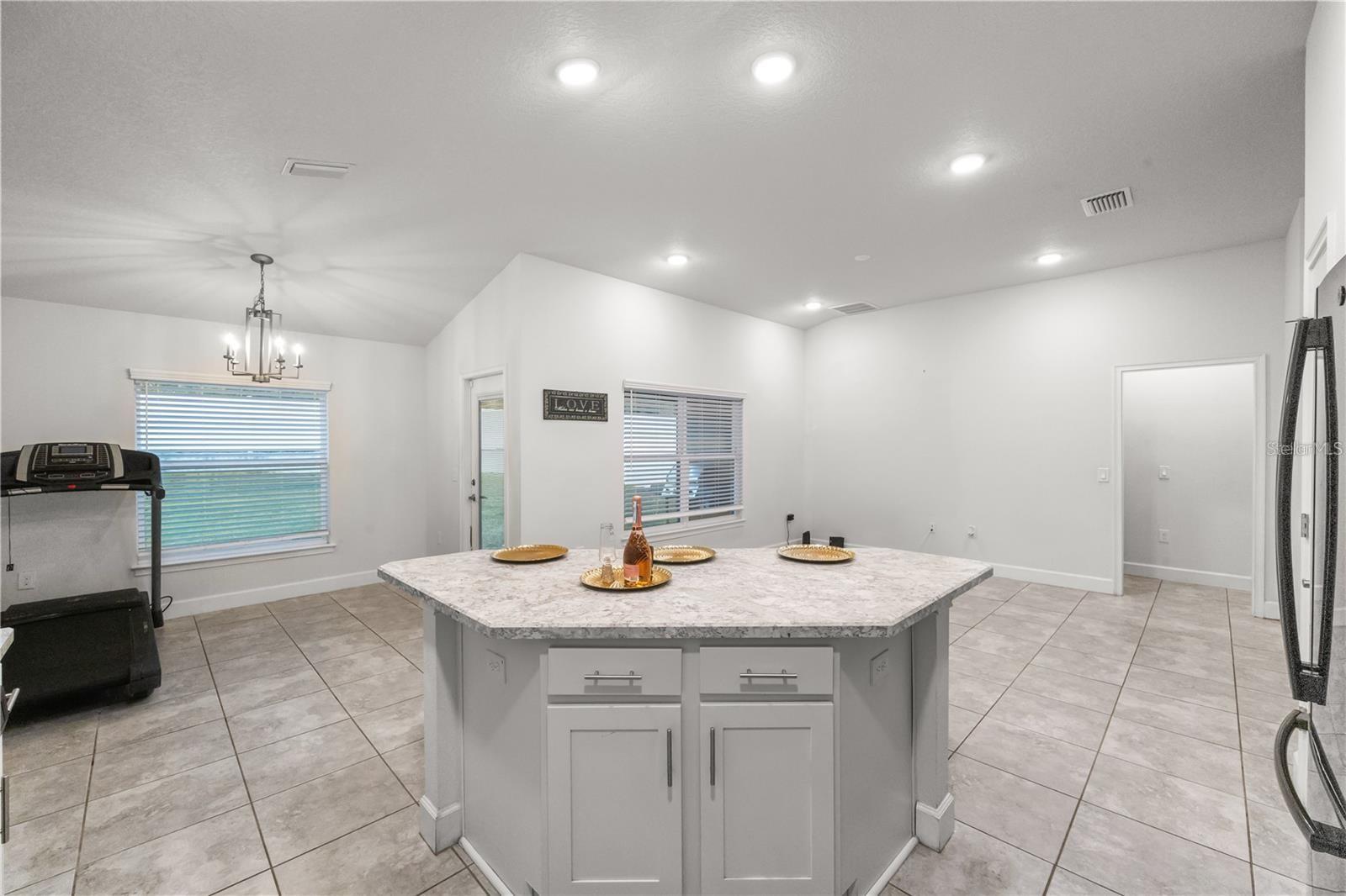 HIGHLANDS PH 01 - Residential Lease