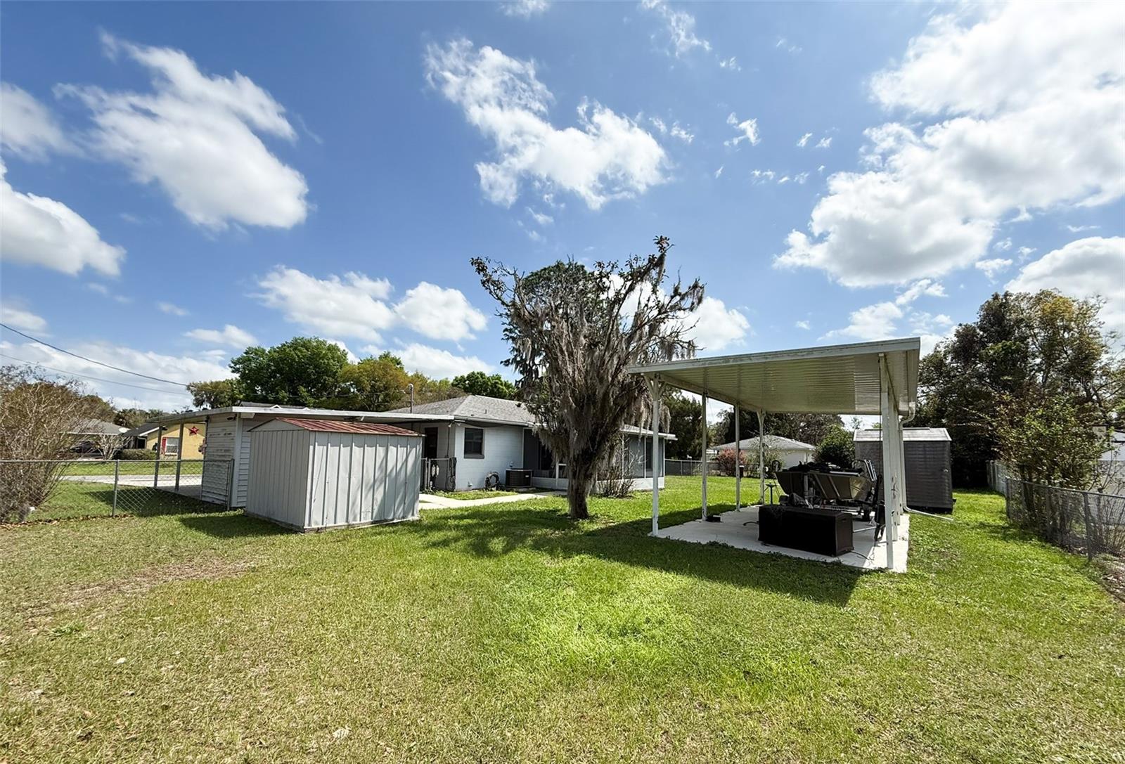 TRACY'S POINT - Residential