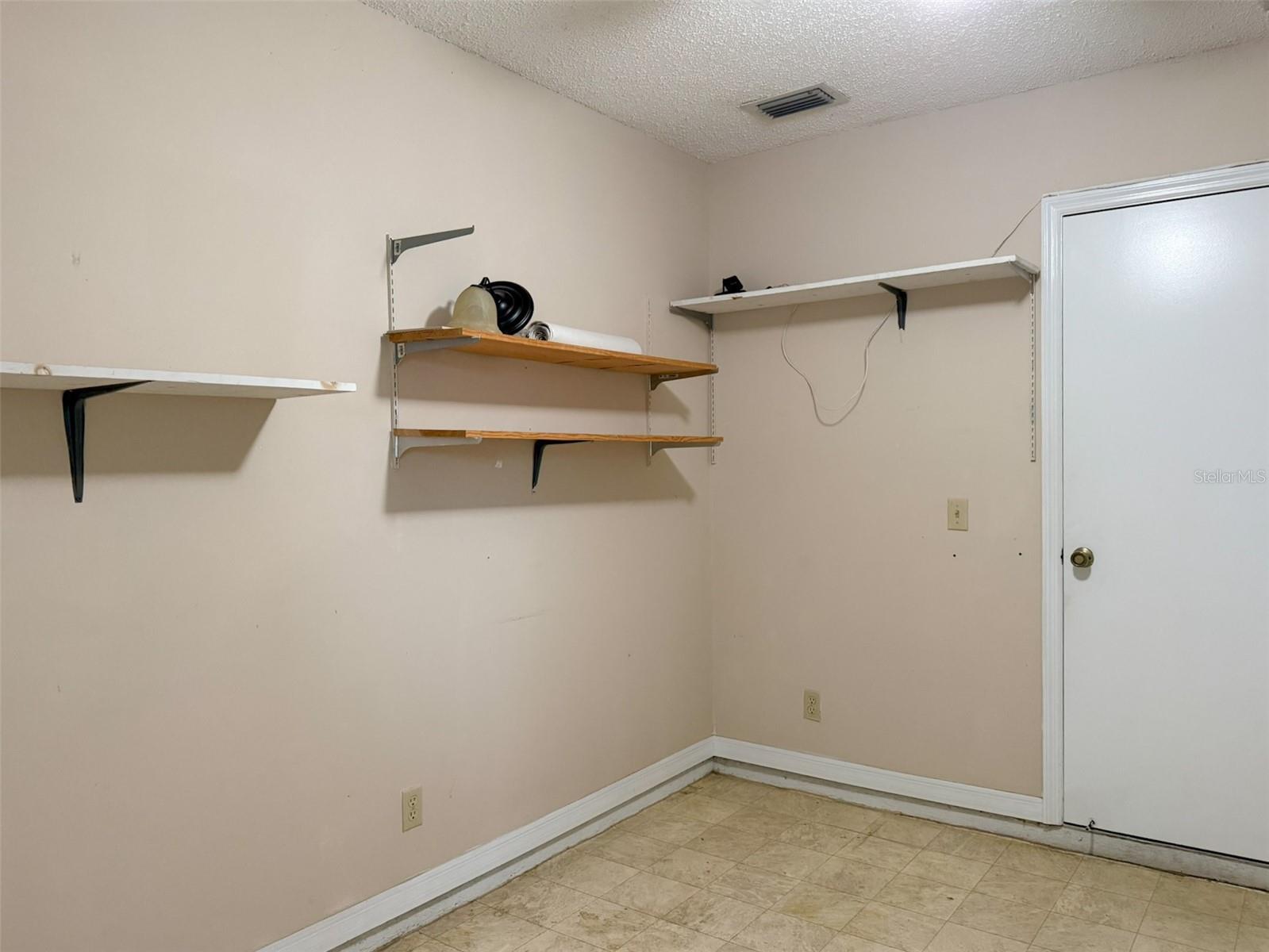 TRACY'S POINT - Residential