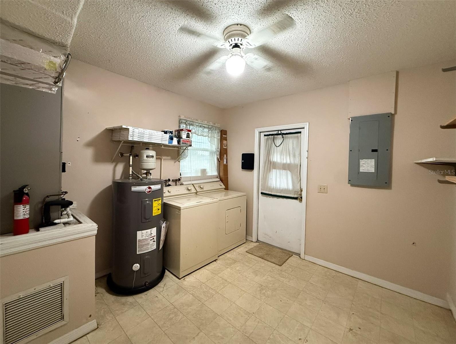 TRACY'S POINT - Residential