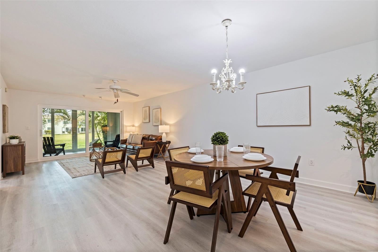 LAKE OVERLOOK APTS - Residential