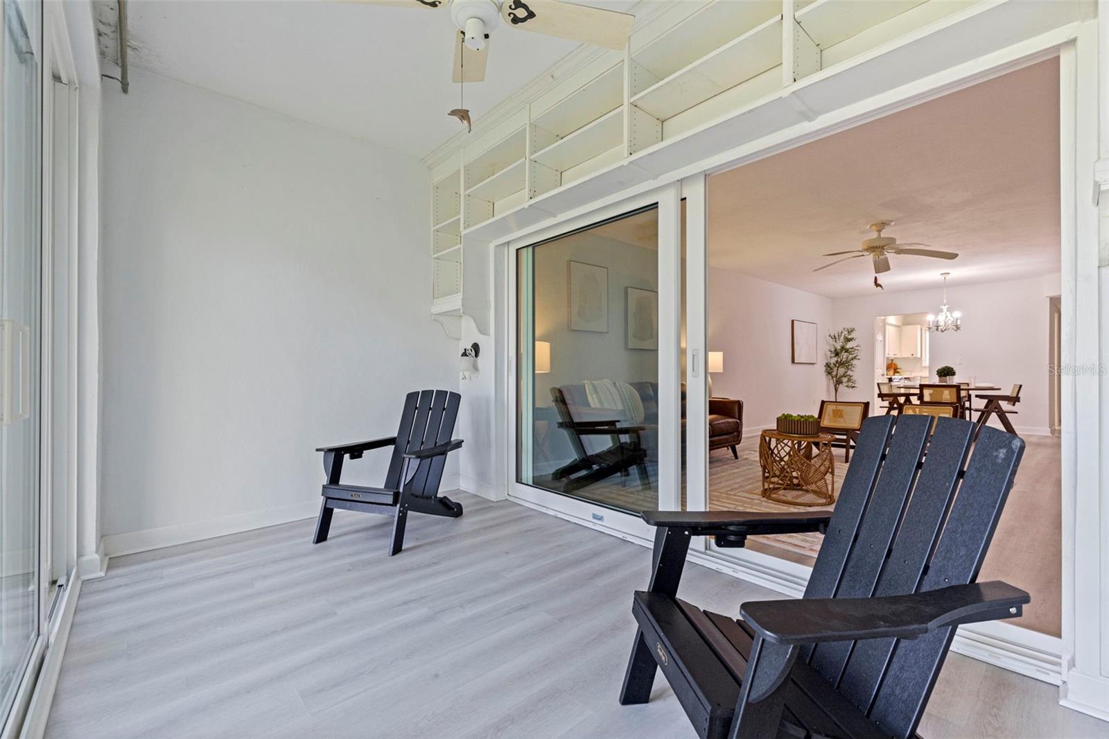 LAKE OVERLOOK APTS - Residential