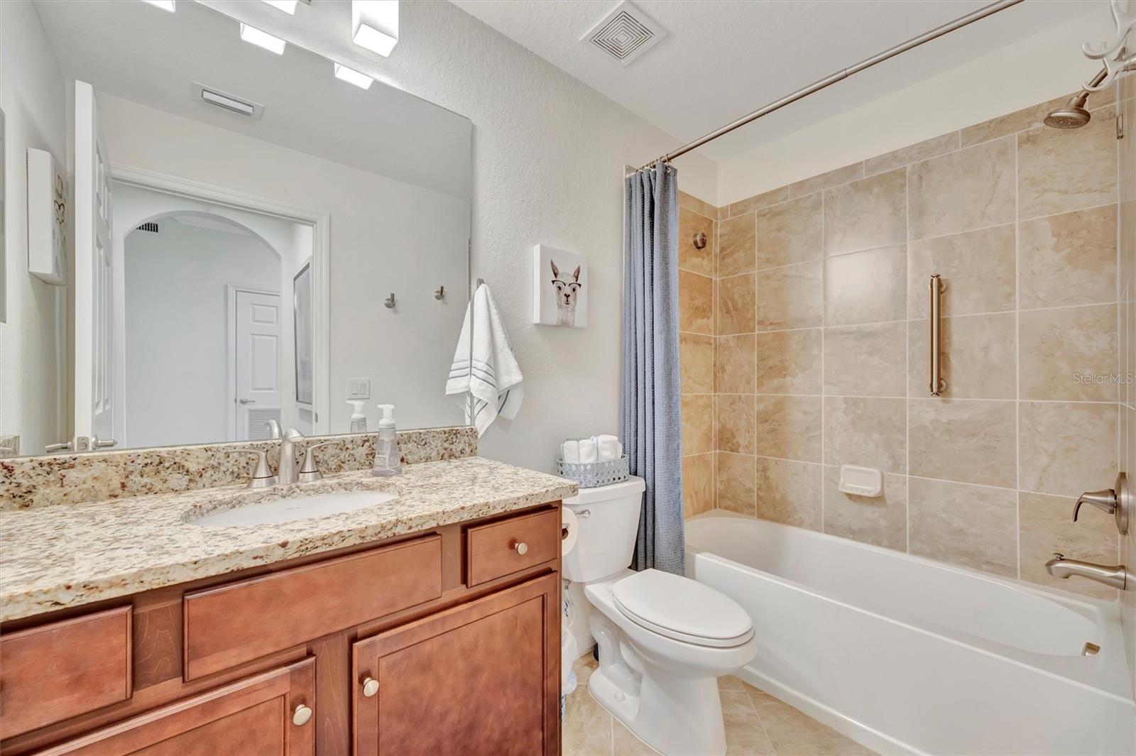 TERRACE III AT LAKEWOOD NATIONAL PH 3 - Residential Lease