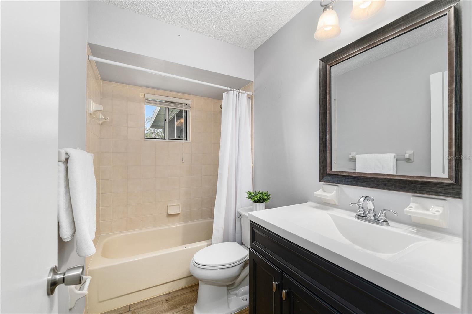 PALM CAY - Residential