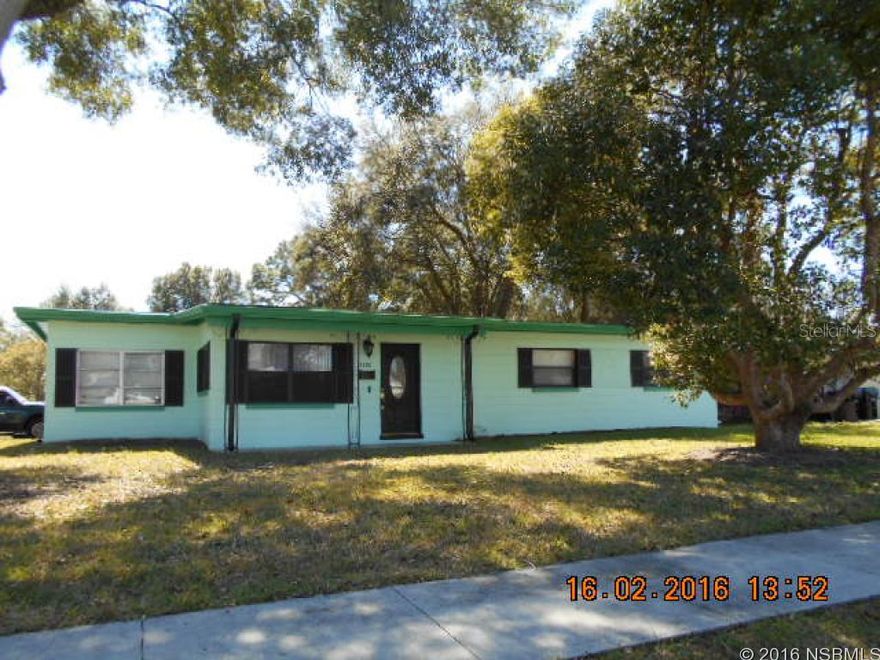 GREAT HOUSE HAS BEEN PAINTED ON THE OUTSIDE BUT NEEDS SOME TLC INSIDE. CLOSE TO DOWNTOWN, SHOPPING, RESTAURANTS, MAIN ROADS AND ALL THE ATTRACTIONS AROUND ORLANDO. COME MAKE THIS YOUR DREAM HOME. ;Water: City