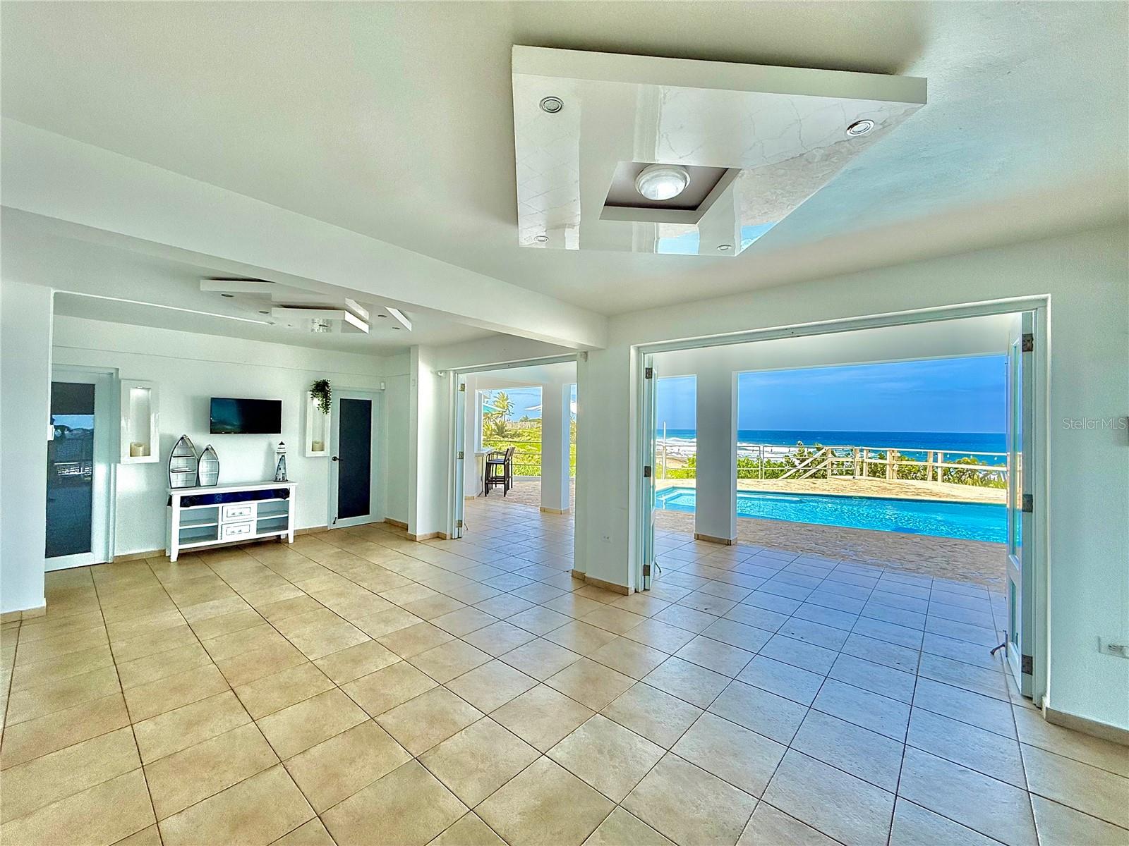 URB. LAS PALMAS - Residential